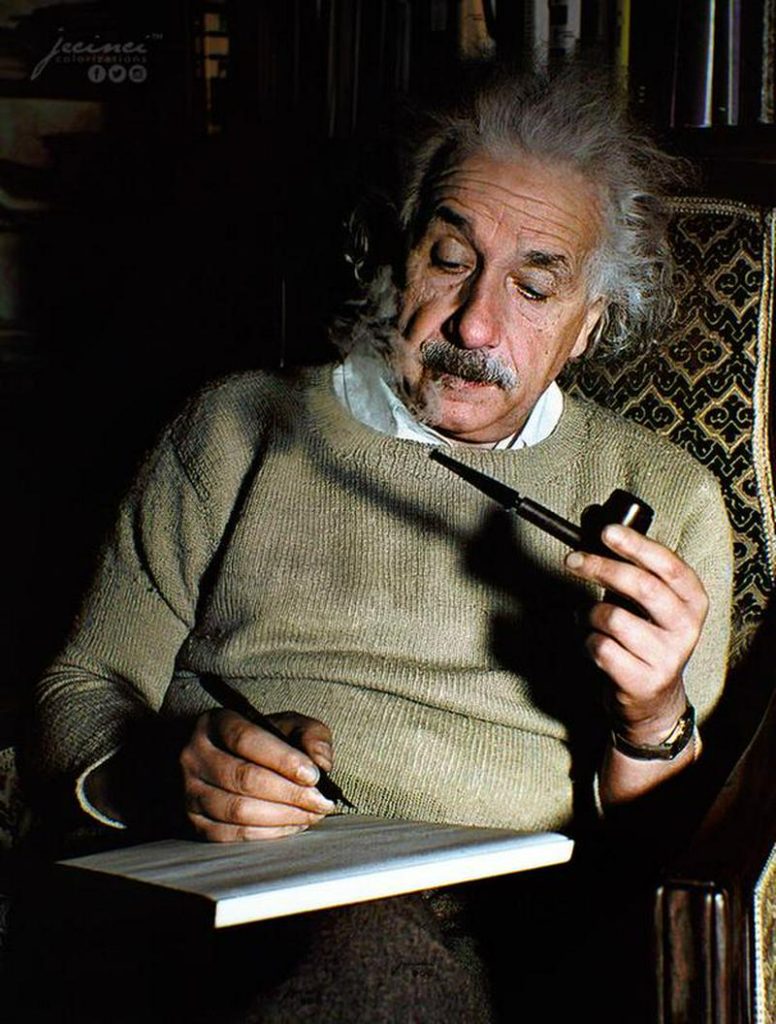 انشتین - پایگاه اطلاع رسانی آژنگ